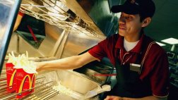 NY sube a US$15 la hora el sueldo a empleados de comida rápida