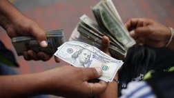La dolarización del sistema financiero disminuyó en julio