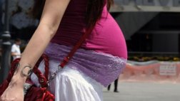 Irán despide a 47.000 mujeres por nueva ley de maternidad