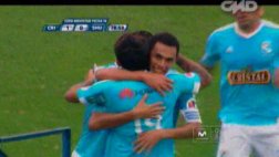 Carlos Lobatón marcó su gol 100 con soberbio tiro libre (VIDEO)