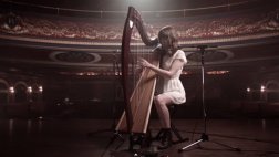 Una versión al arpa de “Style” de Taylor Swift