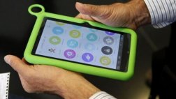 Uruguay inicia entrega gratuita de tablets para jubilados