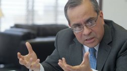Ministro Saavedra exige a San Marcos acatar ley universitaria