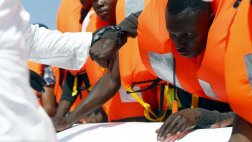 Vuelca embarcación con 600 inmigrantes en el Canal de Sicilia