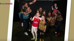 Jugadores del Arsenal le hicieron 'photobomb' a hinchas