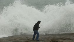 Oleajes anómalos se registran desde hoy en el litoral peruano