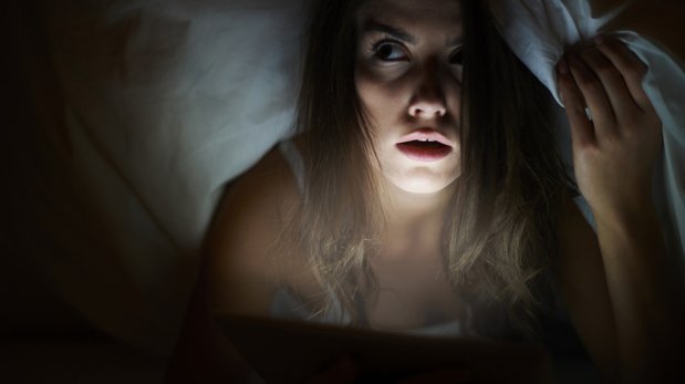 Insomnio tecnológico, el mal de llevar el celular a la cama