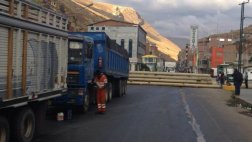La Oroya: Policía intenta desbloquear la Carretera Central