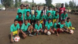 Erison Turay venció al ébola y creó equipo para sobrevivientes