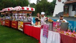 Pueblo Libre celebra aniversario con dulces para todos