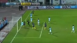 Increíble blooper de arquero de Aurora en Copa Sudamericana
