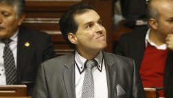 "Piensan que bancada es un cuartel y que somos soldados rasos"