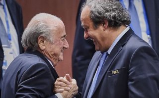 Michel Platini calificó de "ridículas" acusaciones de Blatter