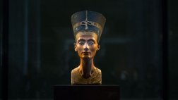 Egipto busca probar teoría sobre la tumba oculta de Nefertiti