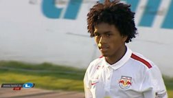 Salzburg con Yordy Reyna cayó 2-0 ante Dinamo por Europa League
