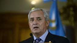 Acusan a presidente de Guatemala de liderar mafia de corrupción
