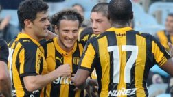 Forlán se estrena de goleador de Peñarol en estadio sin público