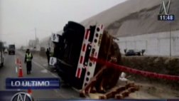 Panamericana Sur: dos choques dejan tráiler volcado y un herido