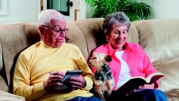Una mascota, la compañía perfecta para los abuelos