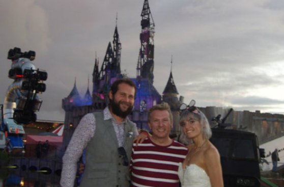 Pareja cancela su luna de miel en Cuba por ir a Dismaland