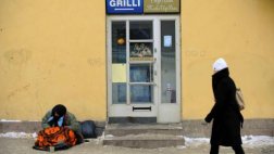 ¿Por qué Finlandia piensa pagar a todos un salario básico?
