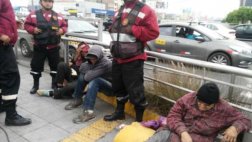Delincuentes y drogadictos acampaban bajo puente de Av. Canadá