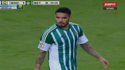 Juan Vargas fue amonestado por esta falta sobre Cristiano