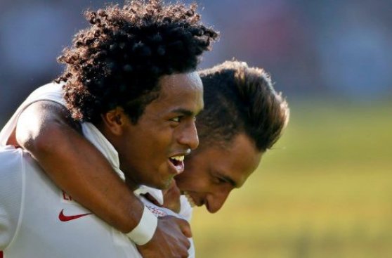 Yordy Reyna anotó y salió lesionado en victoria de Salzburgo