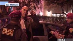 Miraflores: chocó su auto contra árbol e insultó a periodistas