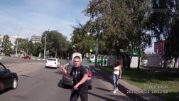 YouTube: Así reacciona un ruso ante un incidente