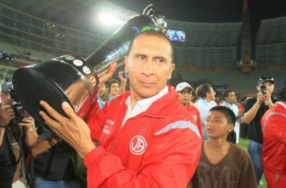 Umaña sacó campeón al Aurich y lo recuerda en su 93 aniversario