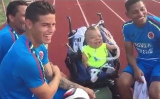 James Rodríguez compartió momento con joven que padece enanismo