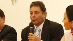 Roberto Chale arregló con la 'U' y se quedará hasta diciembre