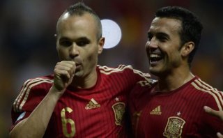 España ganó 2-0 a Eslovaquia por clasificación a Eurocopa 2016