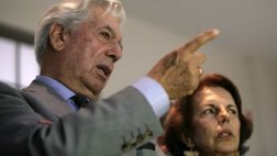 Mario Vargas Llosa aún no inicia trámites de divorcio, revelan