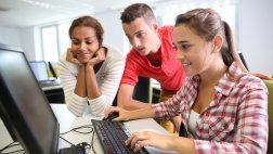 "En los colegios peruanos deben haber cursos de emprendimiento"
