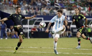 Con golazo, Messi dio el empate 2-2 de Argentina ante México