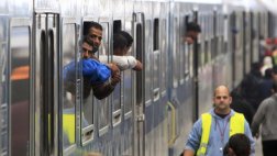 Refugiados: Austria suspende circulación de trenes a Hungría