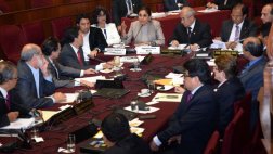 Abugattás y Mulder se enfrentaron por las 'agendas' de Nadine
