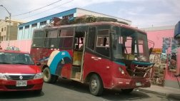 Chimbote: detienen a balazos a banda que asaltó bus