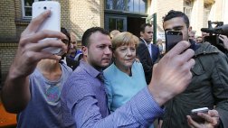 Angela Merkel exige que Facebook sancione a usuarios xenófobos