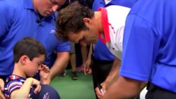 El tierno gesto de Roger Federer con un niño que la pasaba mal