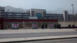 Ate: policía resguarda estadio Monumental tras clausura