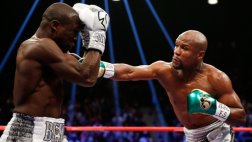 Mayweather se retiró invicto: venció a Berto en Las Vegas