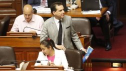 "A diferencia de otros, Espinoza fue investida en las urnas"