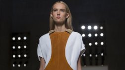 Critican a Victoria Beckham por contratar modelos muy delgadas