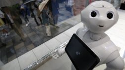 Japón: un hombre es arrestado por agredir a un robot