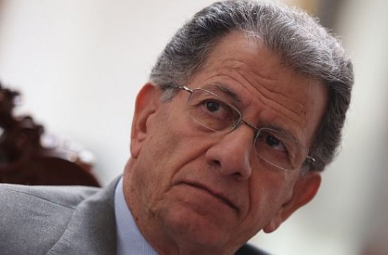 "Aquí lucharemos para que nadie quiebre orden constitucional"