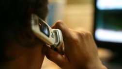 ¿Cómo reclamar ante Osiptel si se cuelga la señal del celular?