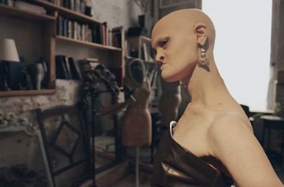 Melanie Gaydos, la modelo que reta los estereotipos de belleza